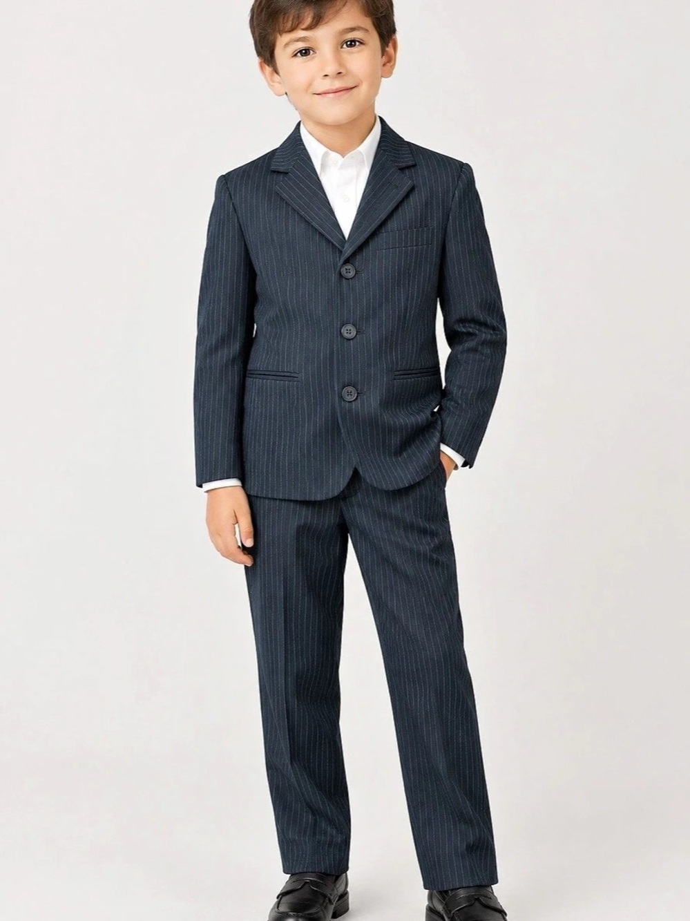 Kids Pinstripe Suit in Blue Like New size 6R